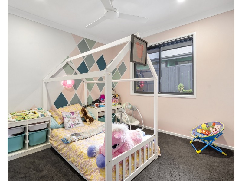 6 Elsie Way, Logan Reserve QLD 4133