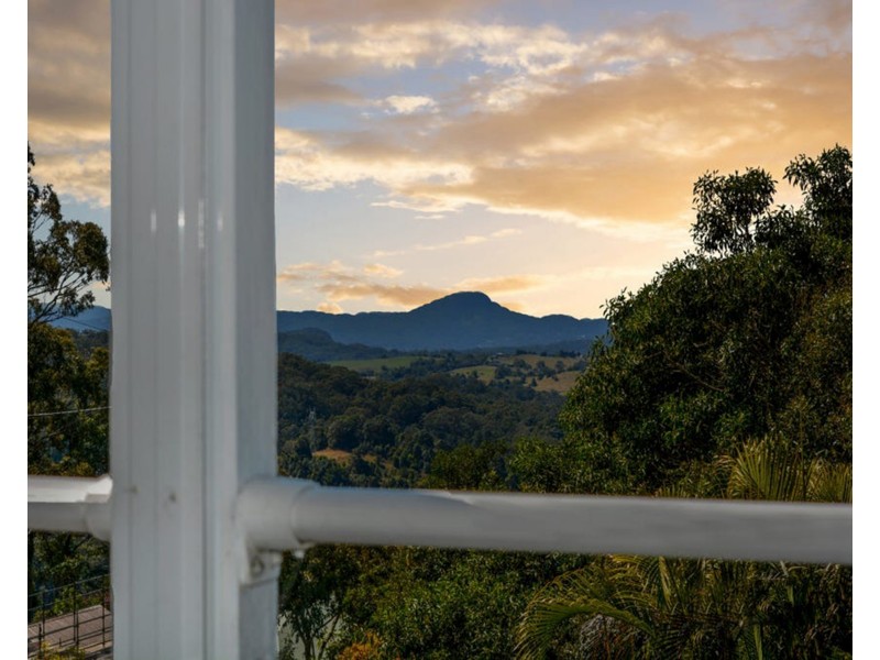 8 Post Office Road, Mapleton QLD 4560