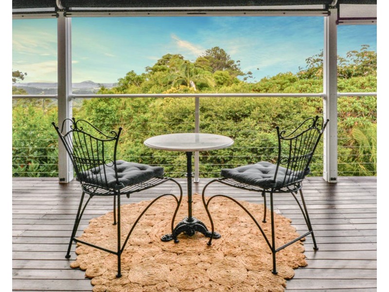 8 Post Office Road, Mapleton QLD 4560