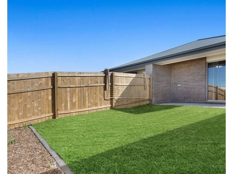 2/16 McWilliam Street, Pimpama QLD 4209