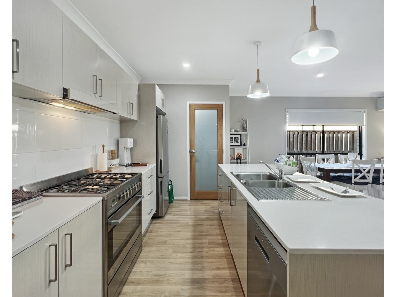3 Butterleaf Crescent, Pimpama QLD 4209