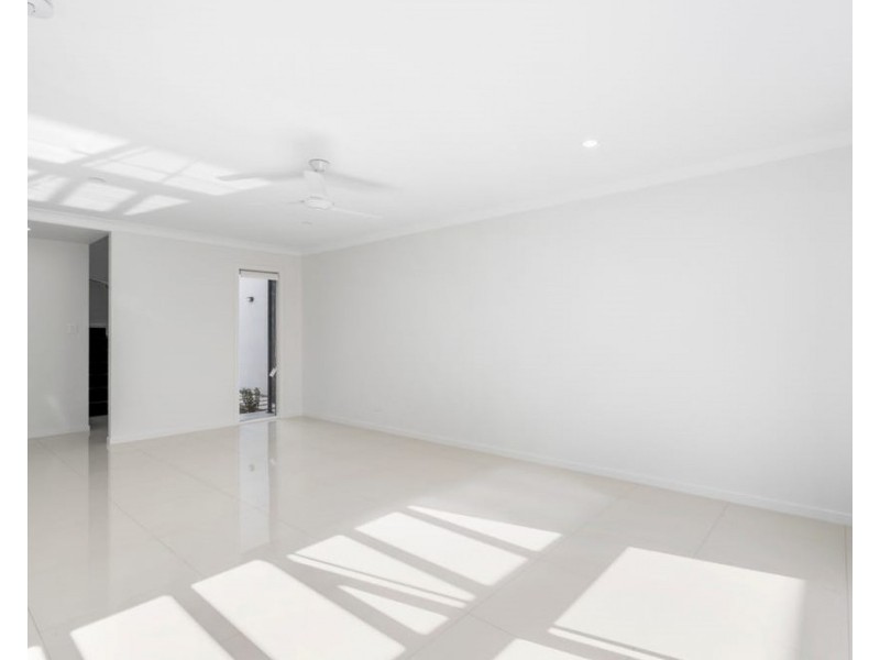 60/13 Angela Way, Pimpama QLD 4209