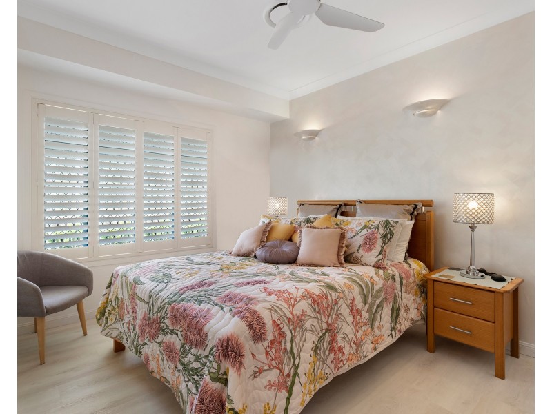 8 Steyning Court, Arundel QLD 4214