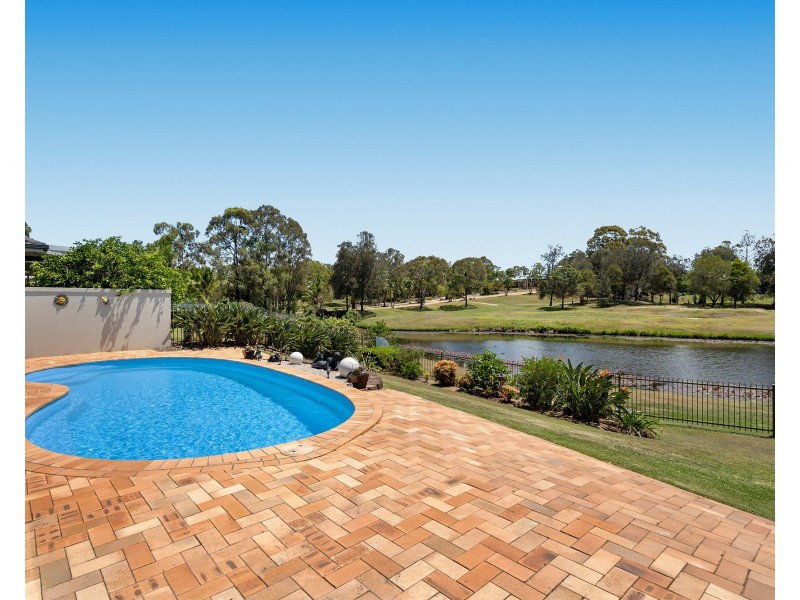 8 Steyning Court, Arundel QLD 4214
