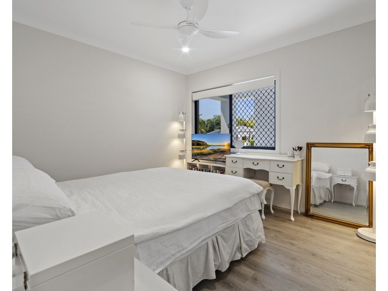 8 Blackfen Court, Arundel QLD 4214