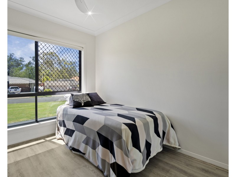 8 Blackfen Court, Arundel QLD 4214