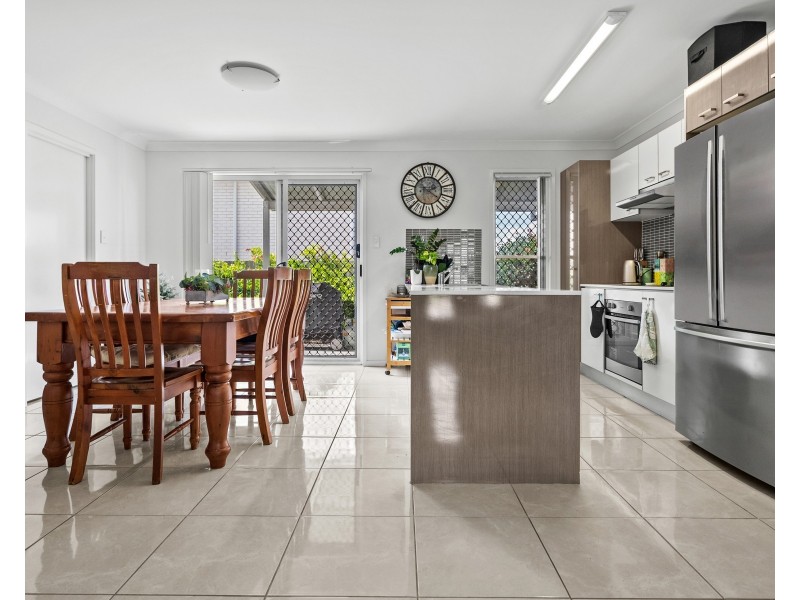 30/31 Lyrebird Street, Loganlea QLD 4131