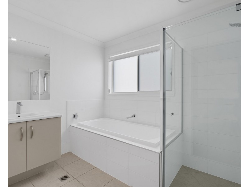 45 Lanier Close, Oxenford QLD 4210