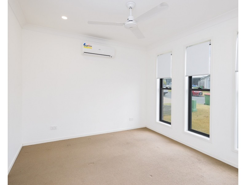 10 Ferngrove Street, Pimpama QLD 4209