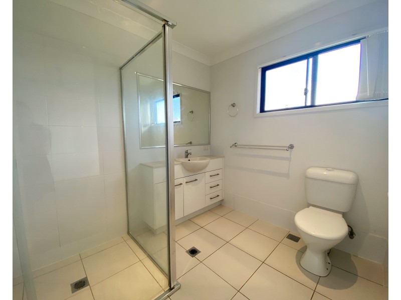 4/33 Chrome Drive, Pimpama QLD 4209