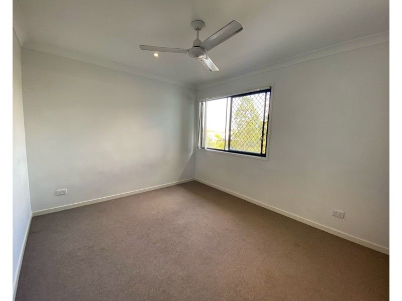 4/33 Chrome Drive, Pimpama QLD 4209