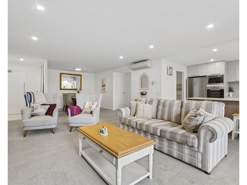 3203/2 Activa Way, Hope Island QLD 4212