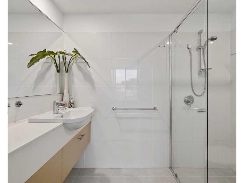 3203/2 Activa Way, Hope Island QLD 4212