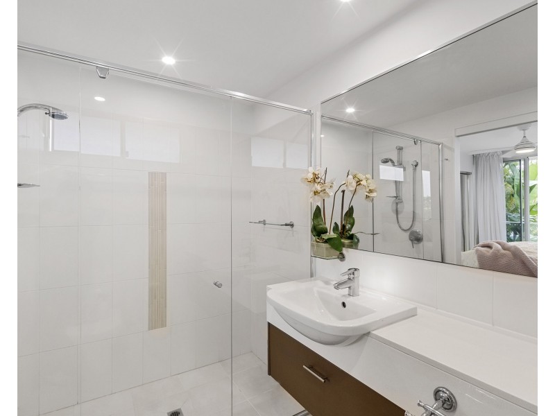 3203/2 Activa Way, Hope Island QLD 4212