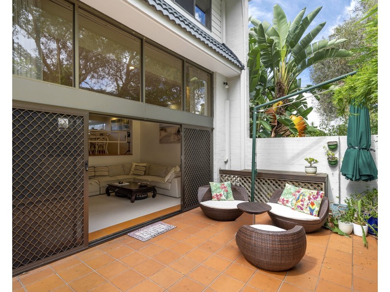 19/7 Campbell Street, Bundall QLD 4217