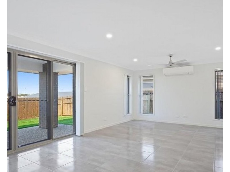 1/16 McWilliam Street, Pimpama QLD 4209