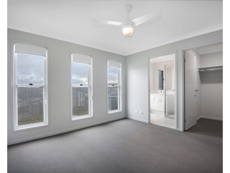 29 Meander Circuit, Holmview QLD 4207