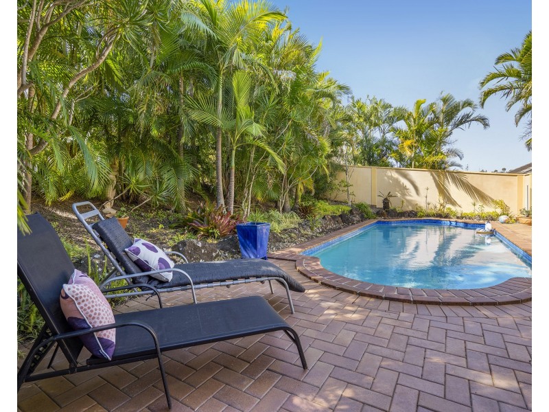 12 Petworth Court, Arundel QLD 4214