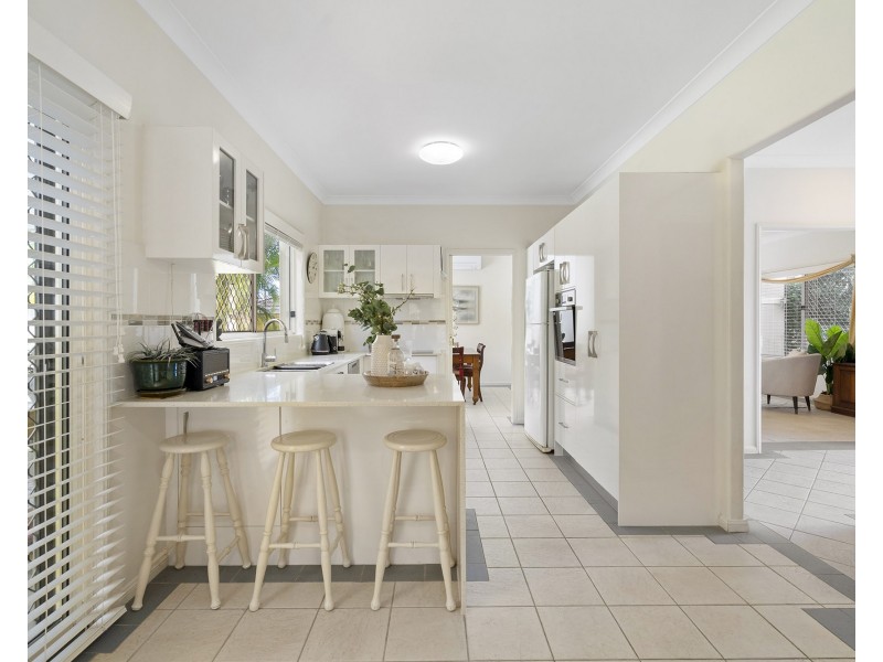 12 Petworth Court, Arundel QLD 4214