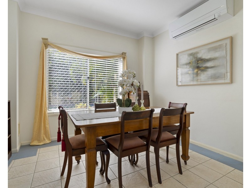 12 Petworth Court, Arundel QLD 4214