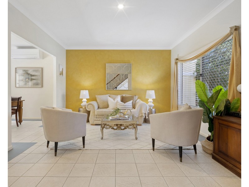 12 Petworth Court, Arundel QLD 4214