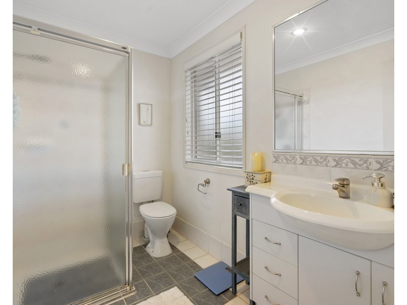 12 Petworth Court, Arundel QLD 4214