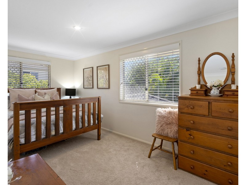 12 Petworth Court, Arundel QLD 4214