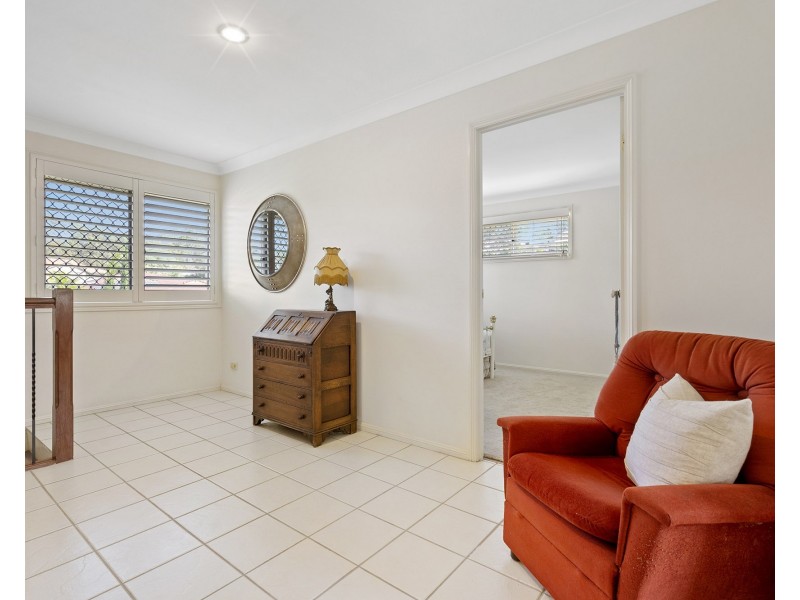 12 Petworth Court, Arundel QLD 4214