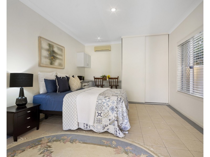12 Petworth Court, Arundel QLD 4214