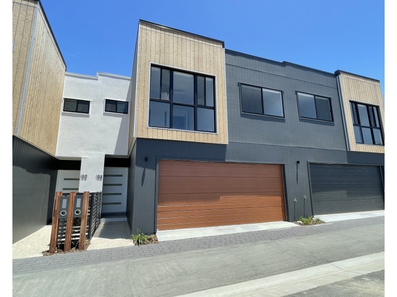 102/38 Gawthern Drive, Pimpama QLD 4209