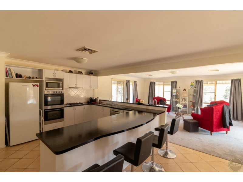 18 Wanaruah Close, Singleton NSW 2330