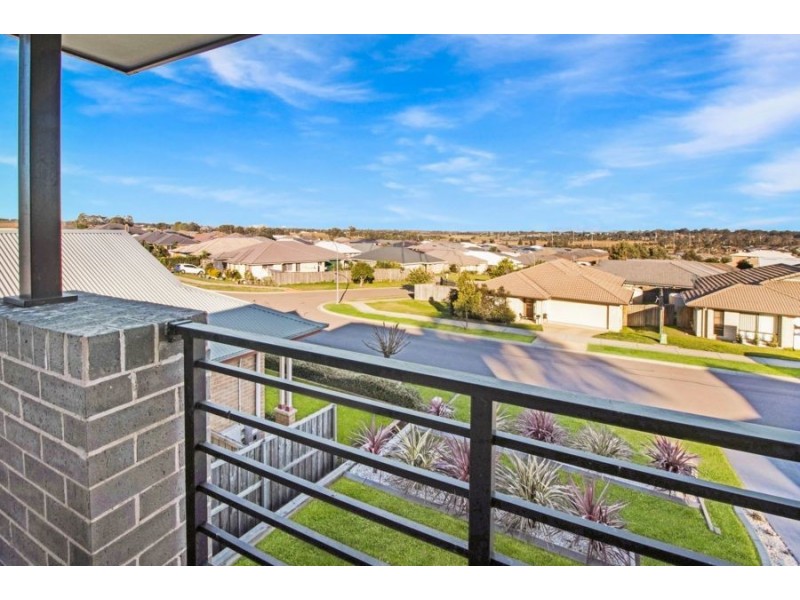 52 Cockatoo Ridge, Aberglasslyn NSW 2320