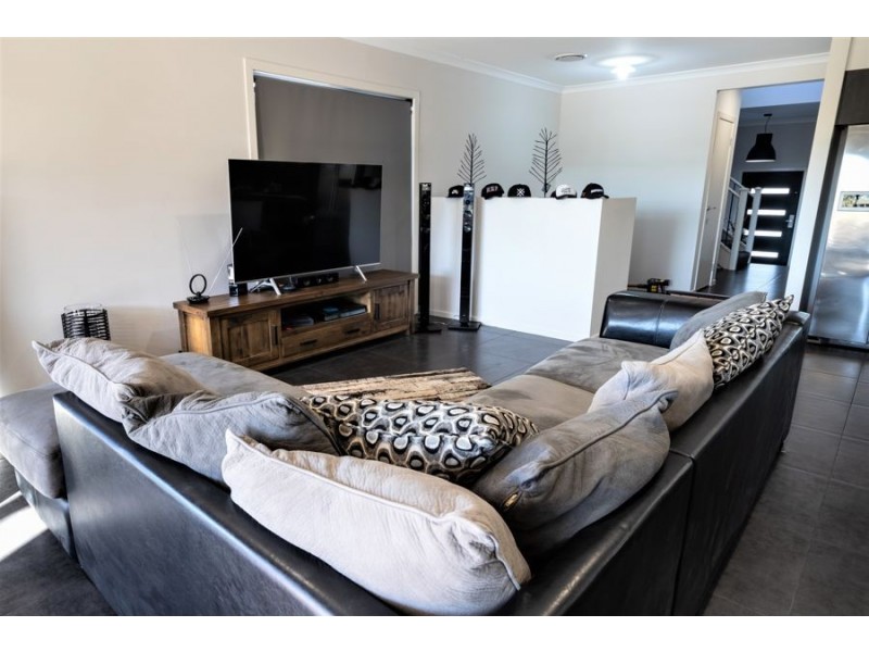 52 Cockatoo Ridge, Aberglasslyn NSW 2320