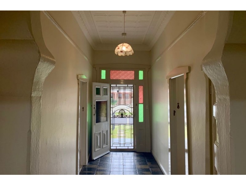 31 Castlereagh St, Singleton NSW 2330