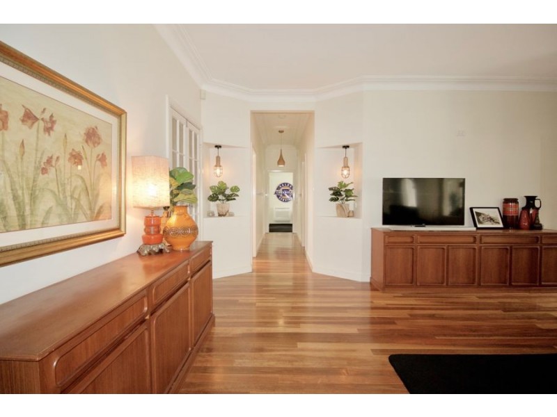 25 Bourke St, Singleton NSW 2330