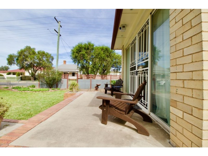 25 Bourke St, Singleton NSW 2330