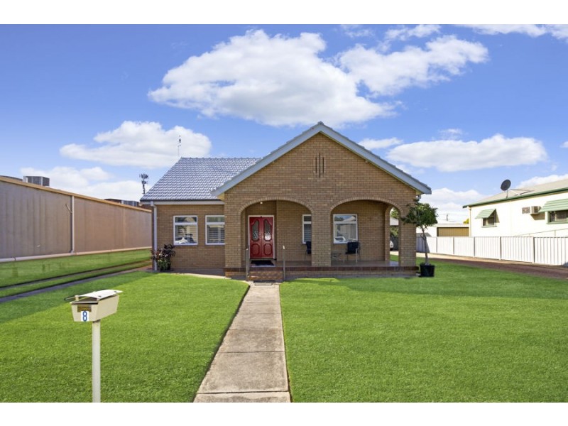 8 Castlereagh St, Singleton NSW 2330