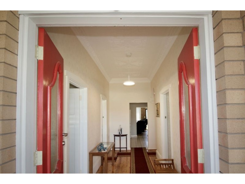 8 Castlereagh St, Singleton NSW 2330