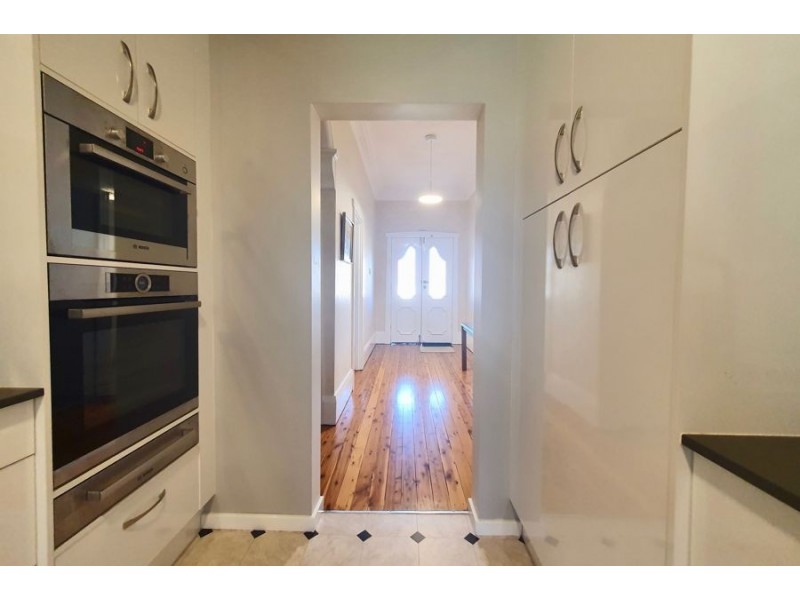 8 Castlereagh St, Singleton NSW 2330