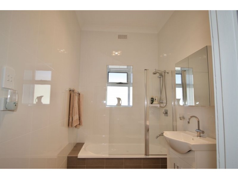 8 Castlereagh St, Singleton NSW 2330