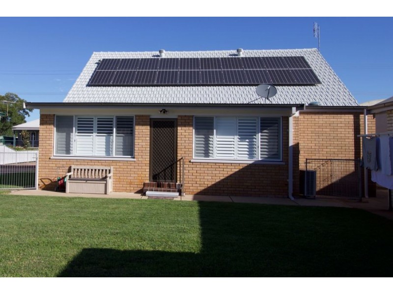 8 Castlereagh St, Singleton NSW 2330