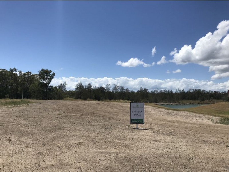 207 Robin Lane, Eli Waters QLD 4655