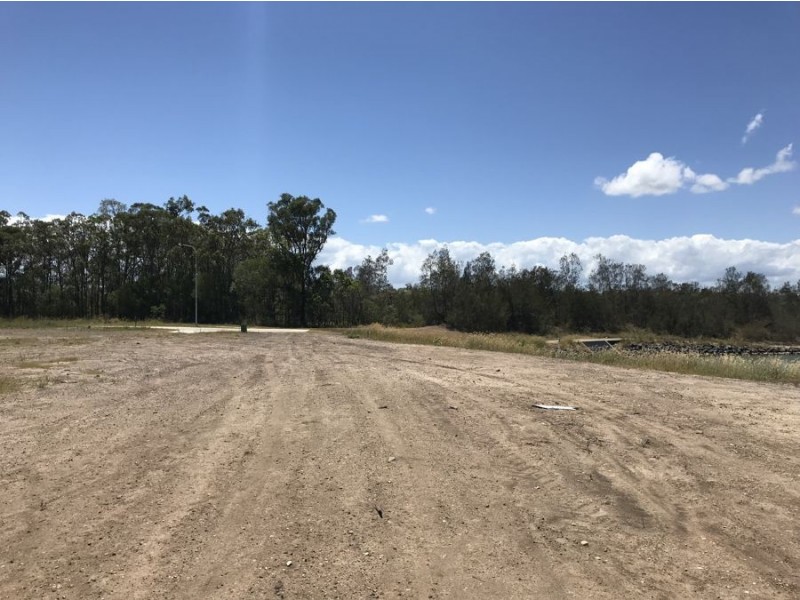 207 Robin Lane, Eli Waters QLD 4655