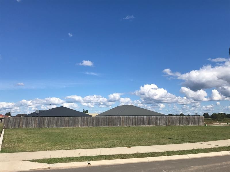 102 Imperial Circuit, Eli Waters QLD 4655