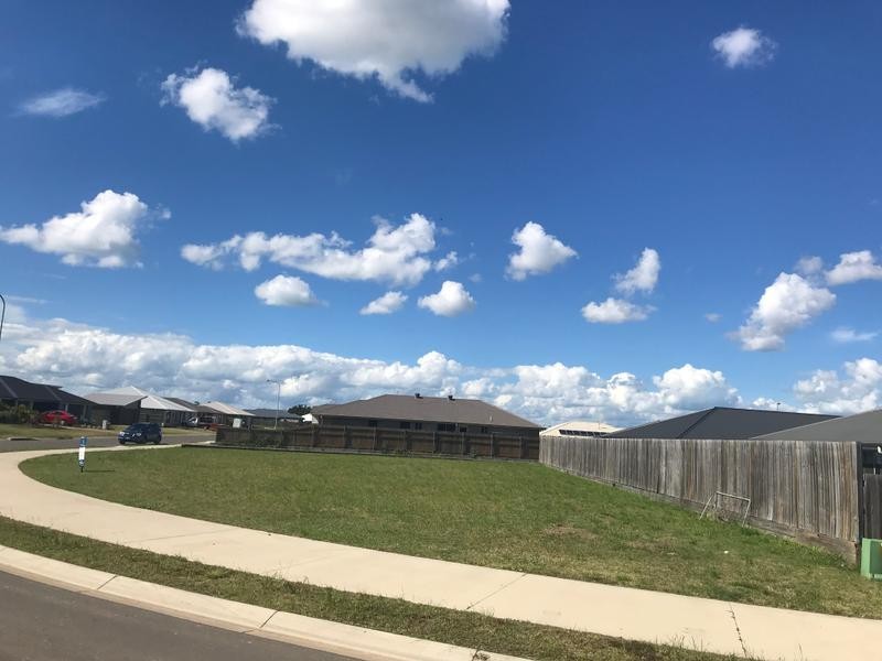 102 Imperial Circuit, Eli Waters QLD 4655