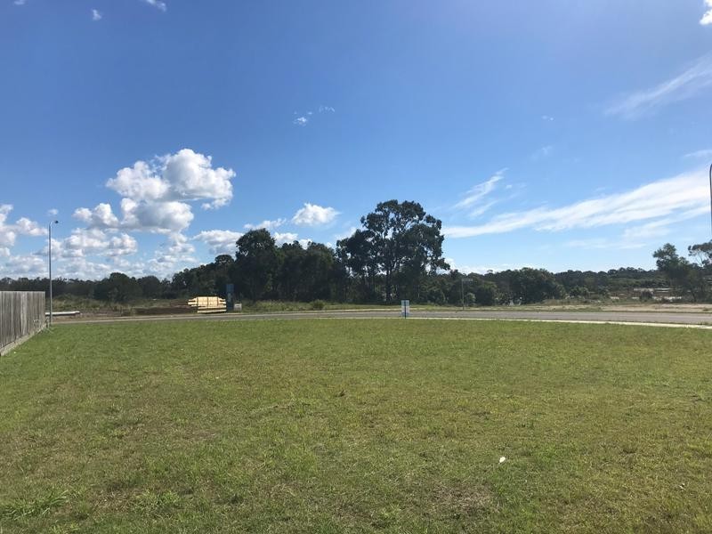 102 Imperial Circuit, Eli Waters QLD 4655