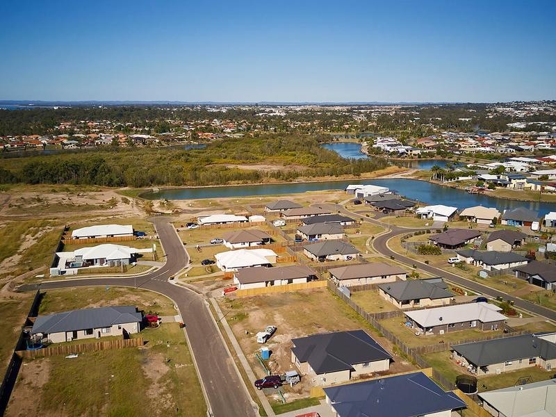 205 Robin Lane, Eli Waters QLD 4655