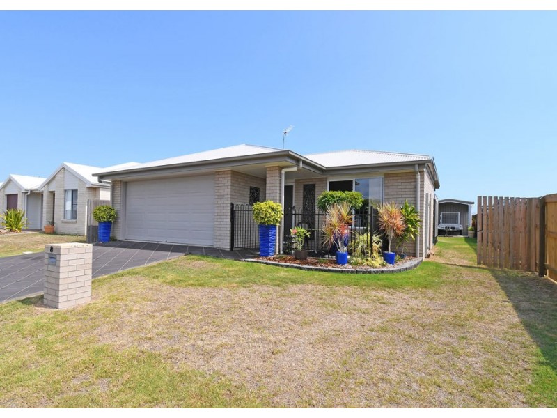 8 Samphire Street, Eli Waters QLD 4655
