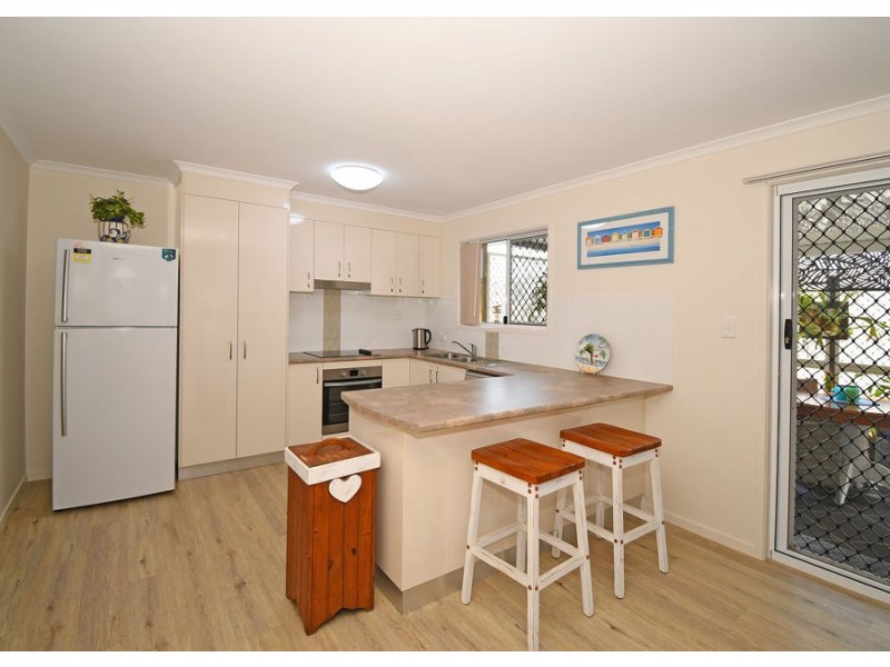 8 Samphire Street, Eli Waters QLD 4655