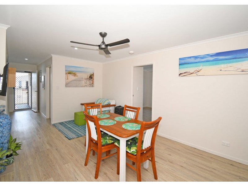 8 Samphire Street, Eli Waters QLD 4655